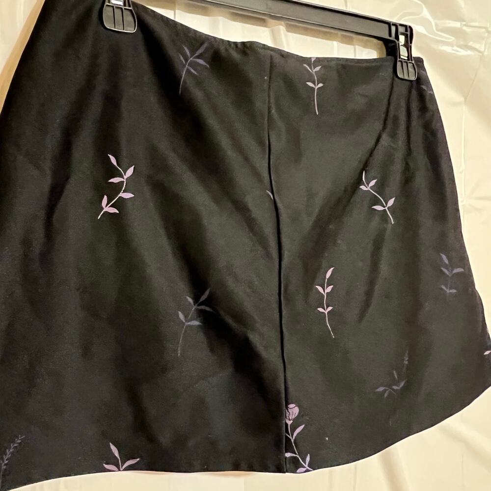 Black Floral Skort Mini Skirt With Built In Shorts Size M 29” Waist - Picture 6 of 9